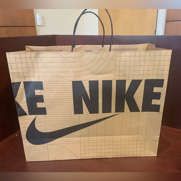 Women’s Nike Dunk Low size 11. Magma orange brand new with original box - Picture 2 of 10